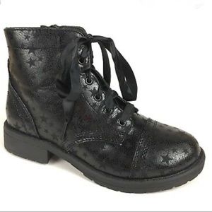 Steve Madden • Lace Up Star Combat Boot
